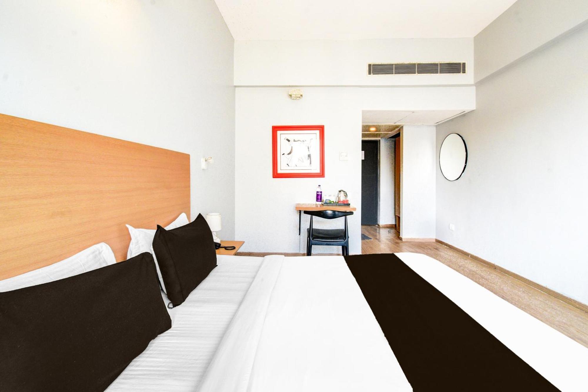 Hotel Super Townhouse Lakdikapul à Haïdarabad Extérieur photo