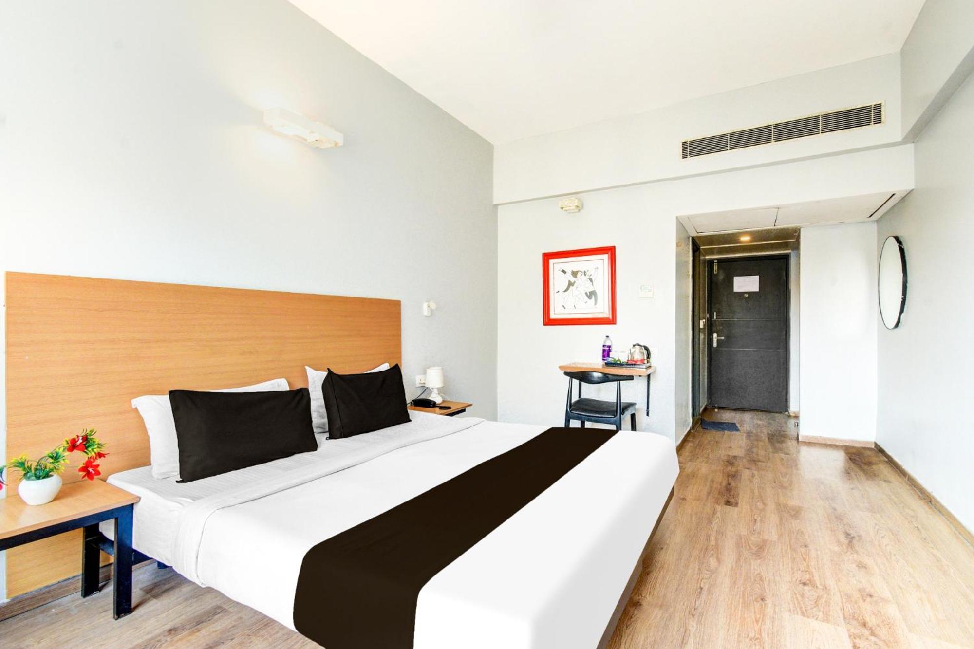 Hotel Super Townhouse Lakdikapul à Haïdarabad Extérieur photo