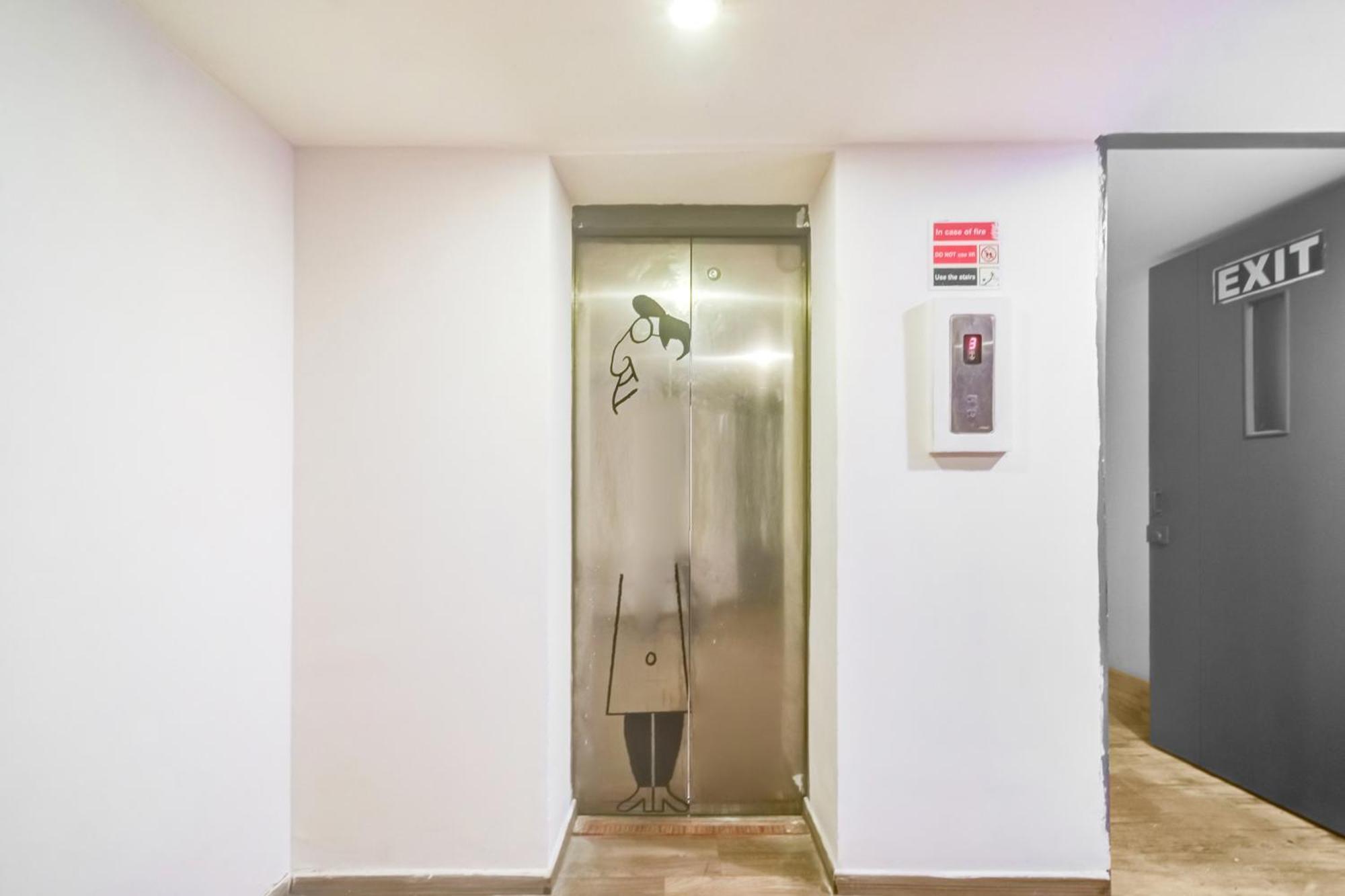 Hotel Super Townhouse Lakdikapul à Haïdarabad Extérieur photo