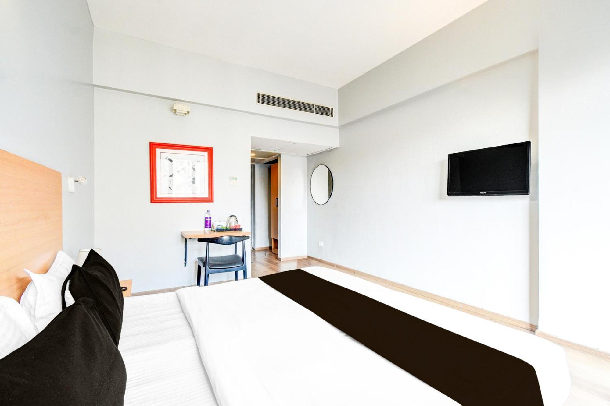 Hotel Super Townhouse Lakdikapul à Haïdarabad Extérieur photo