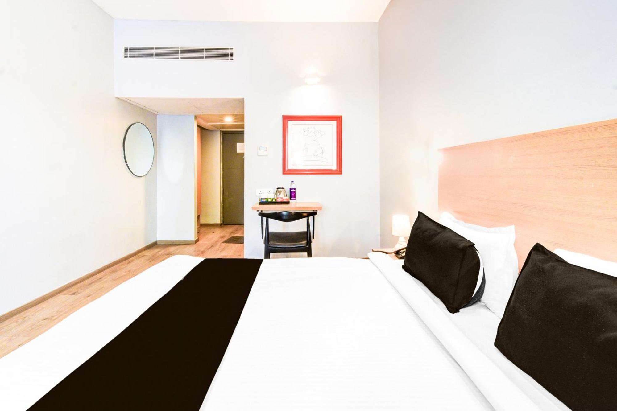 Hotel Super Townhouse Lakdikapul à Haïdarabad Extérieur photo