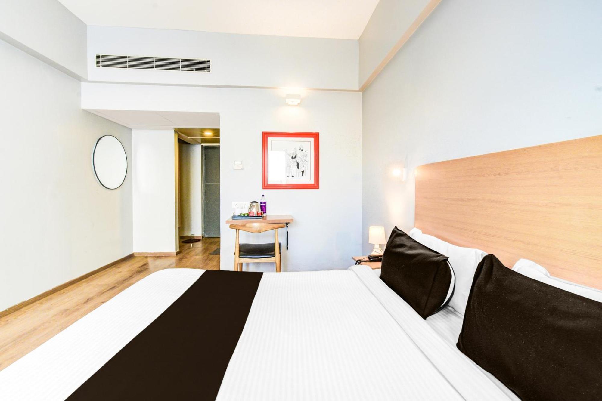 Hotel Super Townhouse Lakdikapul à Haïdarabad Extérieur photo