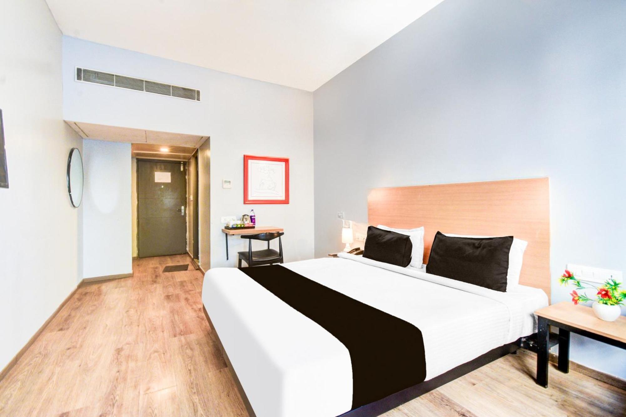Hotel Super Townhouse Lakdikapul à Haïdarabad Extérieur photo